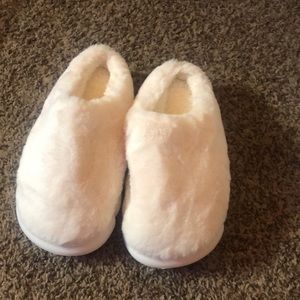 Slippers very comfy!!. Size 7.5